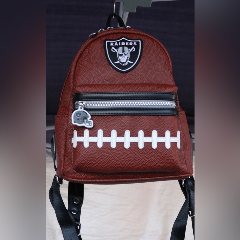 Raiders Lounge fly